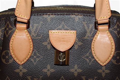 sac louis vuitton rivoli|LOUIS VUITTON Monogram Rivoli PM 1106367.